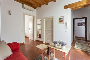 Salomone Apt 8 With Balcony by Wonderful Italy