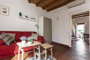 Salomone Apt 8 With Balcony by Wonderful Italy
