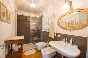 Charming Apartment by Wonderful Italy