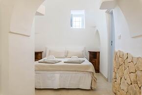 Villa d Itria Trullo Pool by Wonderful Italy