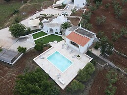 Villa d Itria Trullo Pool by Wonderful Italy