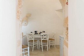 Villa d Itria Trullo Pool by Wonderful Italy