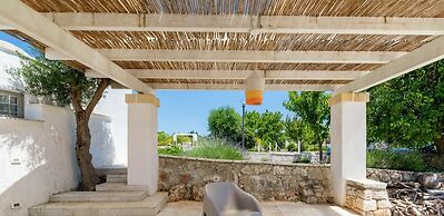 Villa d Itria Trullo Pool by Wonderful Italy