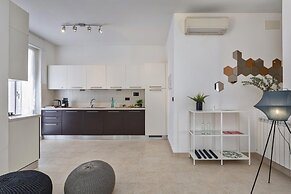 Shelley Apartments - Sky by Wonderful Italy