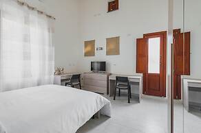 Modern Duplex by Wonderful Italy