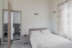 Modern Duplex by Wonderful Italy