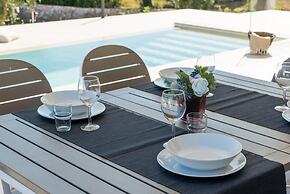Charming Villa With Pool by Wonderful Italy