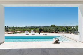 Charming Villa With Pool by Wonderful Italy