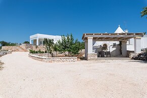 Charming Villa With Pool by Wonderful Italy