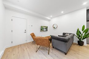Stonewall Suites