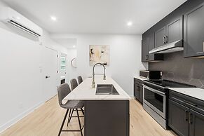 Stonewall Suites
