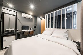 Shinchon Wol Hotel