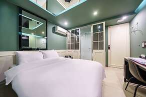 Shinchon Wol Hotel