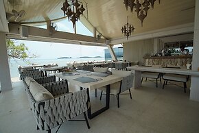 Allure Resort