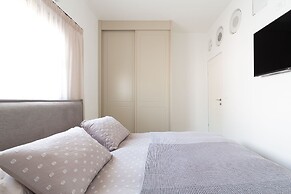 Ecletic by TLV2RENT