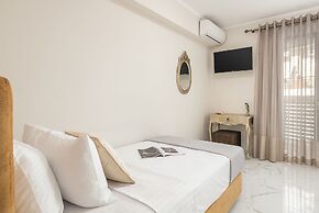 Elvira City Apartment