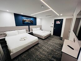 Ilford Grand Hotel