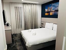 Ilford Grand Hotel