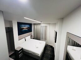 Ilford Grand Hotel