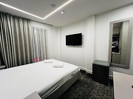 Ilford Grand Hotel