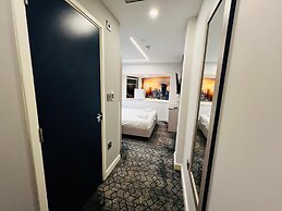 Ilford Grand Hotel