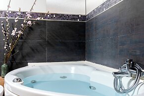 Trevi Fountain Luxury Guesthouse