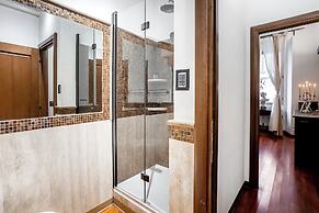 Trevi Fountain Luxury Guesthouse