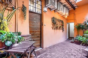 Trevi Fountain Luxury Guesthouse