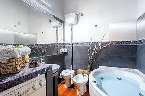 Trevi Fountain Luxury Guesthouse