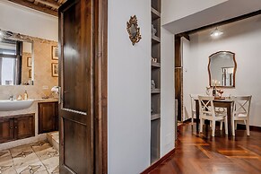 Trevi Fountain Stylish Guesthouse