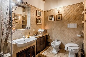 Trevi Fountain Stylish Guesthouse
