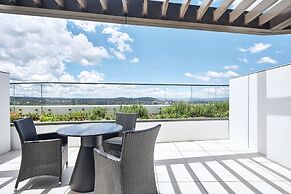 Meriton Suites Canberra