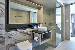 Meriton Suites Canberra