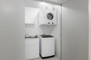Meriton Suites Canberra