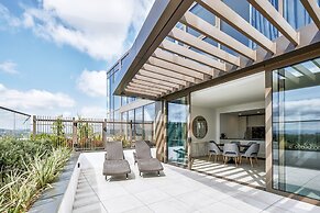 Meriton Suites Canberra