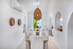 Exceptional Beachfront Living - Milord Sunsets 3 Bedroom Home by Blue 