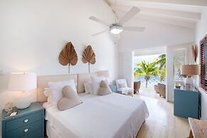 Exceptional Beachfront Living - Milord Sunsets 3 Bedroom Home by Blue 