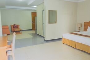 Tropical Plaza Apartments