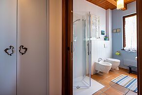 Il Laghello Wood House