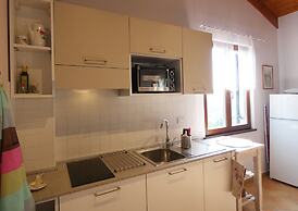 Il Laghello Wood House