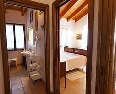 Il Laghello Wood House