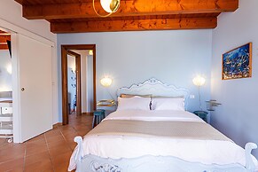 Il Laghello Wood House