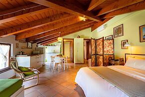 Il Laghello Wood House