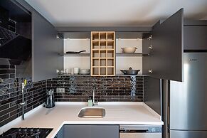 Eluxio Suite Hotel
