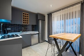 Eluxio Suite Hotel