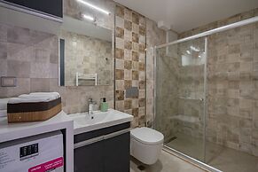 Eluxio Suite Hotel