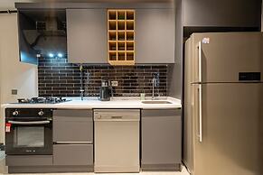 Eluxio Suite Hotel