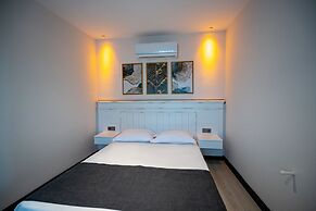 Eluxio Suite Hotel