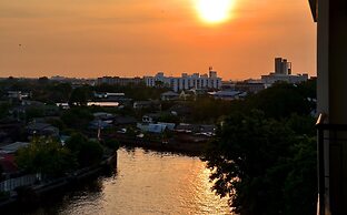 NORN Rimklong Bangkok Hotel