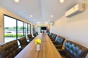 NORN Rimklong Bangkok Hotel